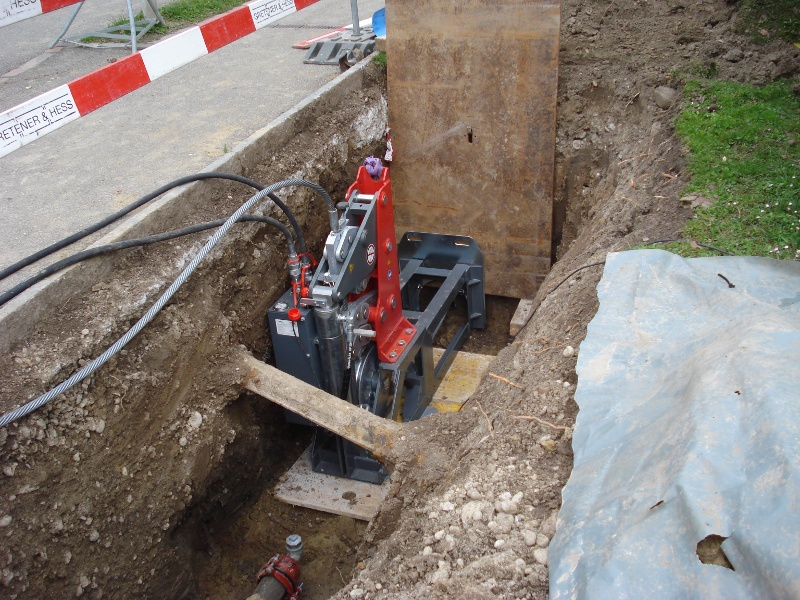 Erneuerung einer Trinkwasserleitung, Seilzug berstlining cable burster © TERRA AG, Reiden, Switzerland
